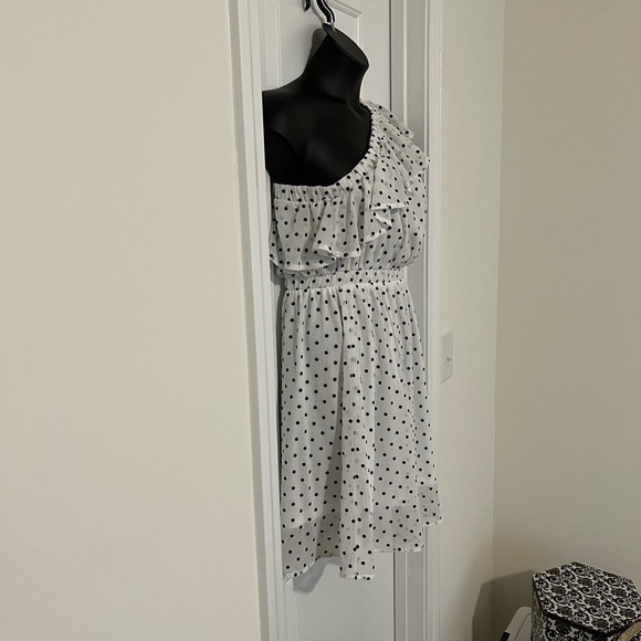 Perfectly Priscilla One Shoulder Ruffle and Polka Dot Dress size L - Picture 2 of 9